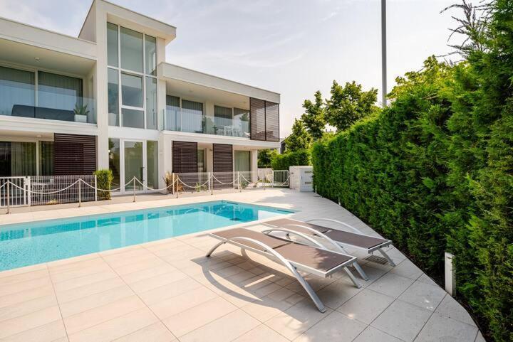 Apartment Luma With Pool Lido di Jesolo Exteriér fotografie